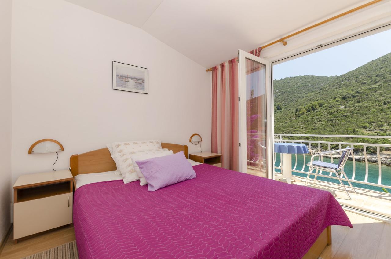 Gdinj Apartments Dinko מראה חיצוני תמונה