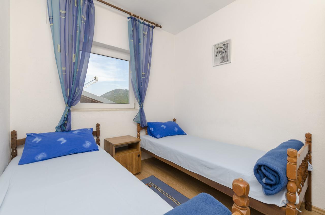 Gdinj Apartments Dinko מראה חיצוני תמונה